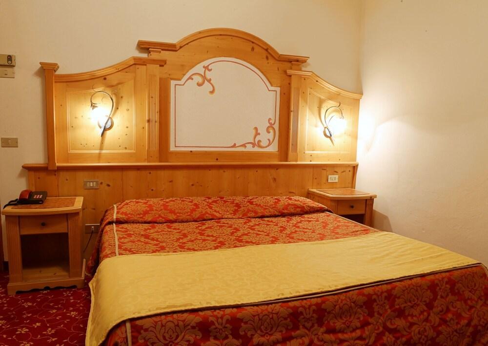 Hotel Belvedere Srl ไฟเดลลาปากาเนลลา ภายนอก รูปภาพ
