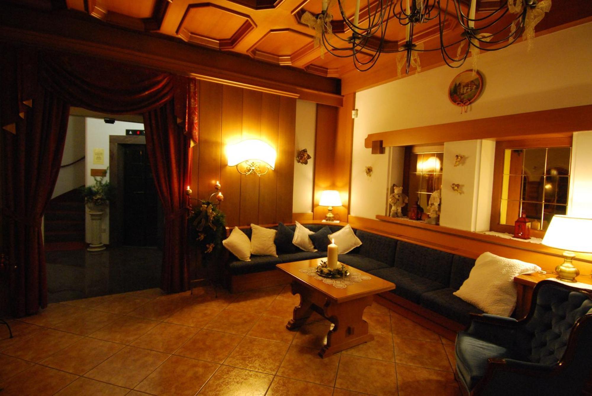 Hotel Belvedere Srl ไฟเดลลาปากาเนลลา ภายนอก รูปภาพ